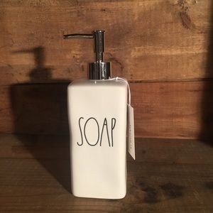 Rae Dunn soap dispenser